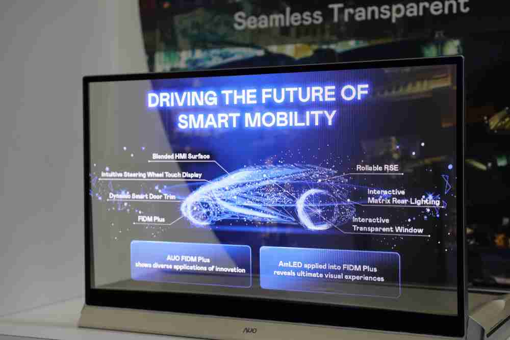 人生就是博凭借着超高亮度和透明度，，，，这款30吋透明Micro LED显示器在AR系统与智慧零售具有潜在的应用价值。。